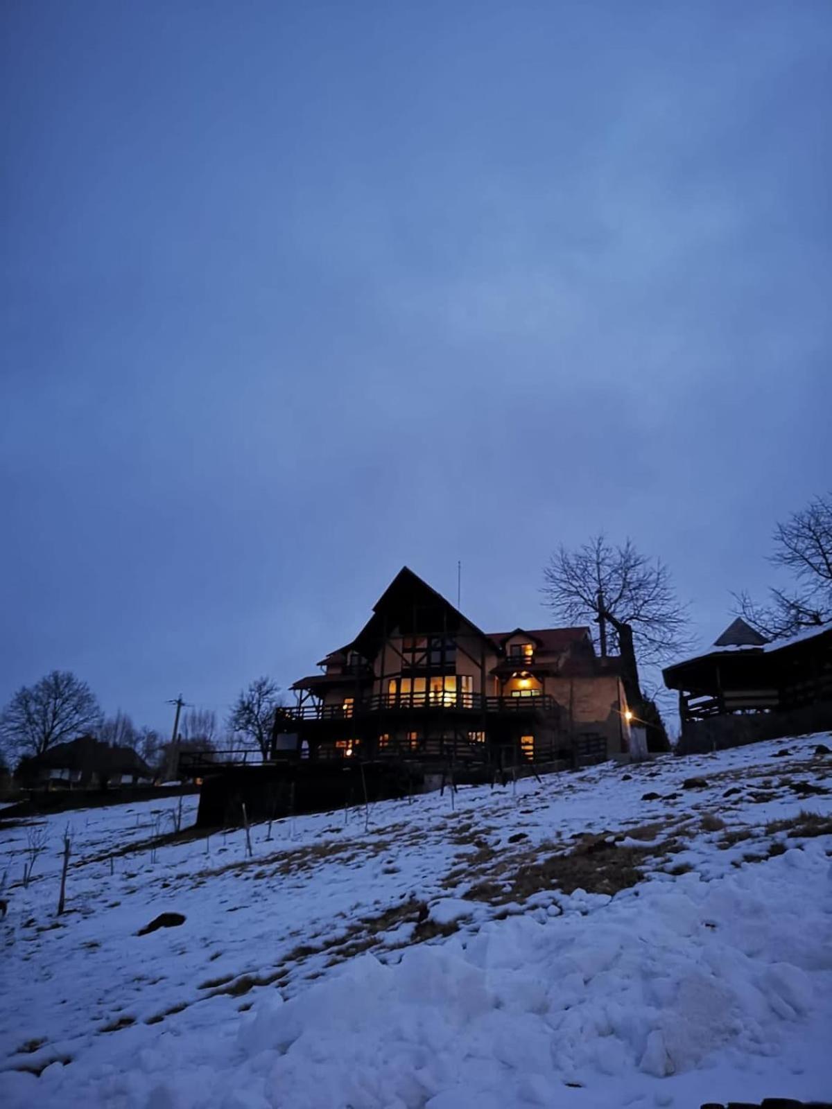 Akasha Wellness And Yoga Retreat Adult Only Bran (Brasov) Exterior photo